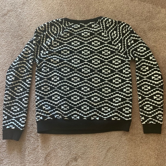 Forever 21 Sweater - Picture 4 of 4